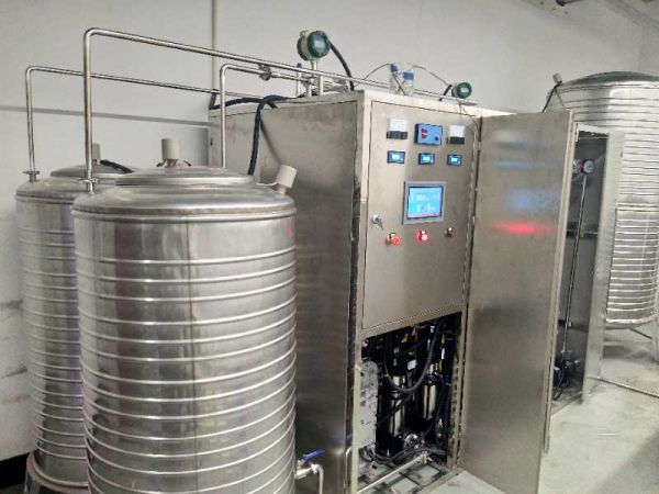 青岛某厂0.5吨双级反渗透一备一用